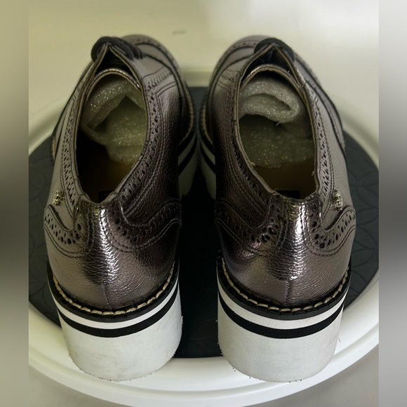 Salamandra  Silver Platform Oxfords Women’s Size  7 (24)  BRAND NEW SUPER CUTE! - Picture 2 of 10